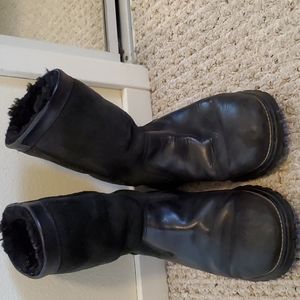 Black Uggs